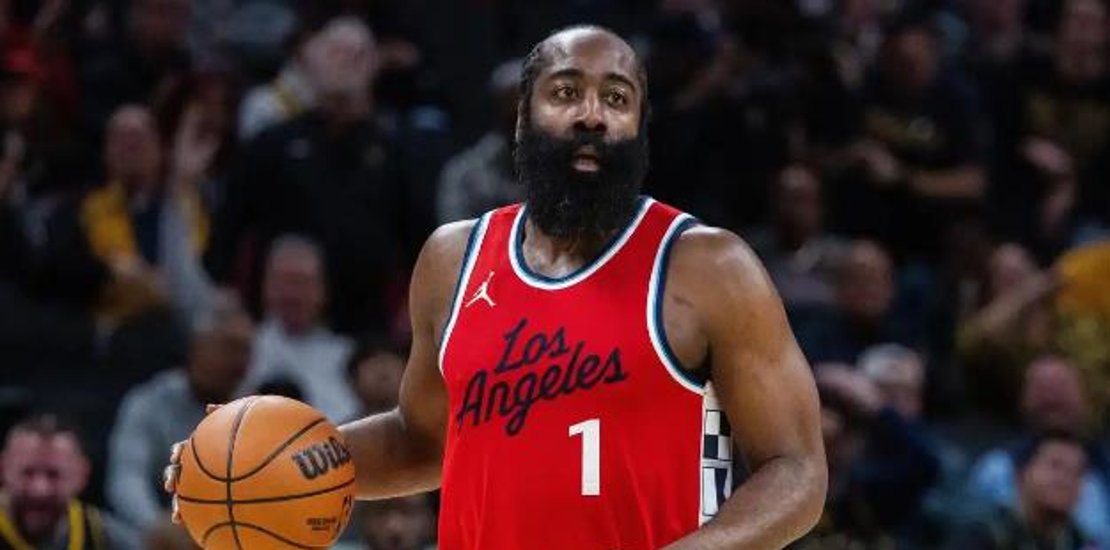 九游-哈登重返赛场，重要助攻首场状态出色，勇士观众沸腾！