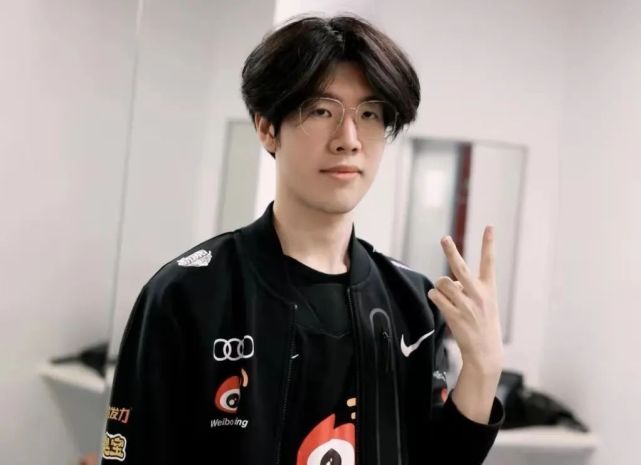 九游体育-包含TheShy迎来十二赛季高光表现，西班牙队球迷沸腾！的词条