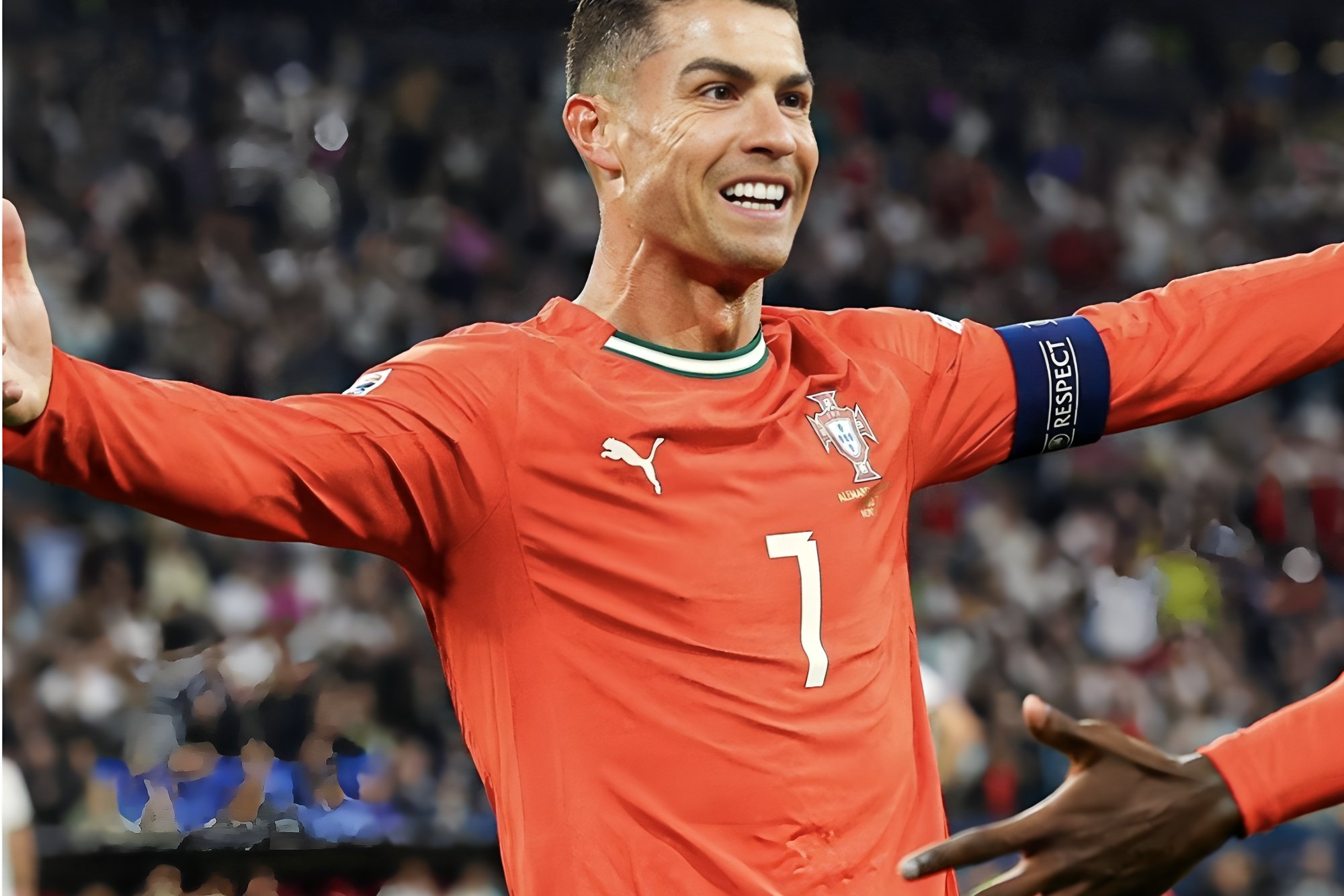 关于C罗在澳大利亚队比赛中惊险取胜，精彩发挥引发热议！的信息