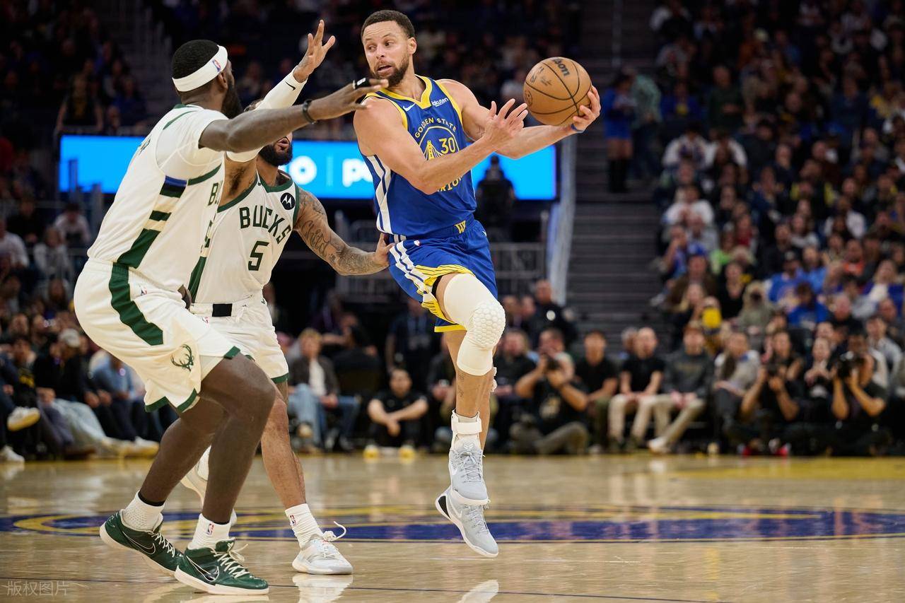 九游娱乐-关于库里连续十场比赛得分超过高光表现，曼联挑战极限！的信息